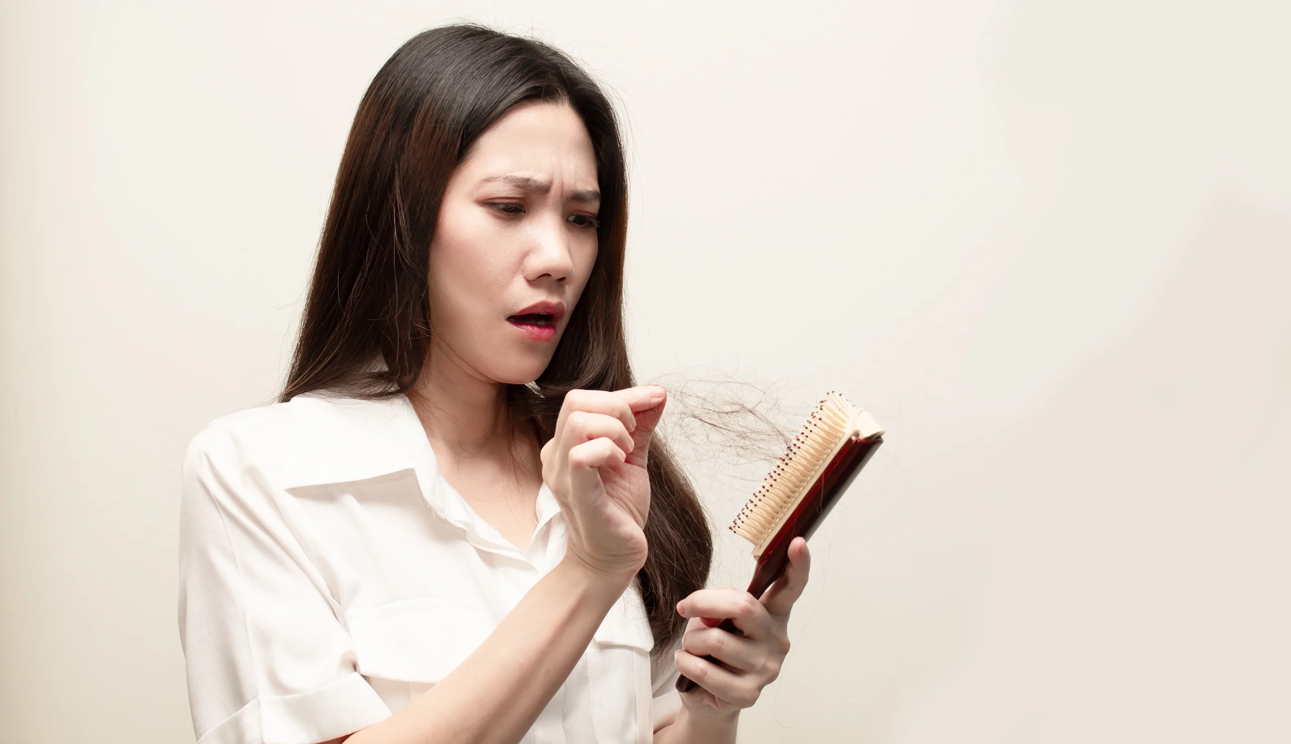 Cara Mengatasi Rambut Rontok Secara Alami, Perlu Diketahui!