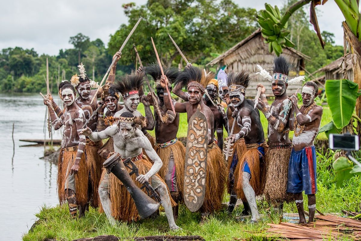 Mengenal Suku Asmat
